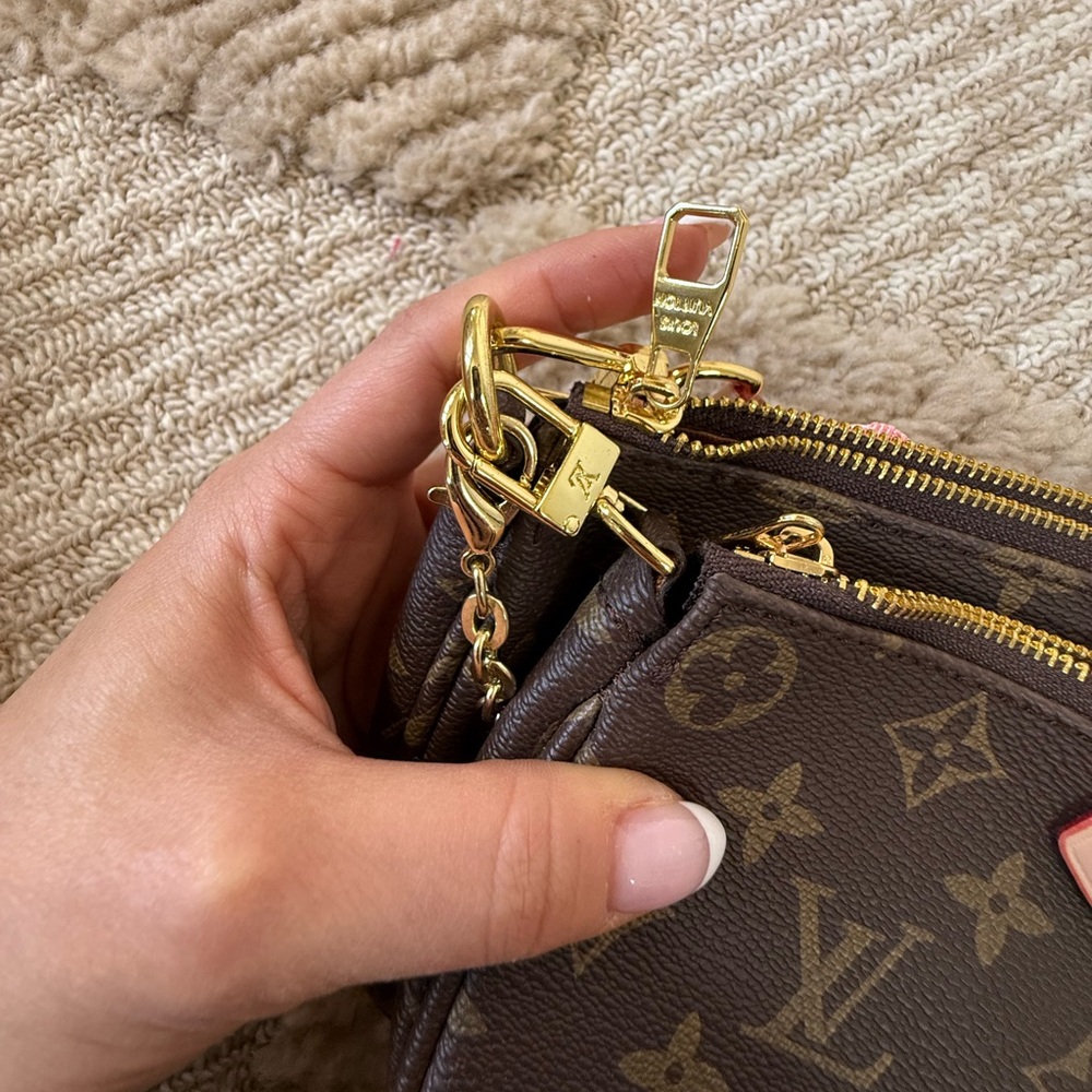 Cross Body - Picture 6 of 15